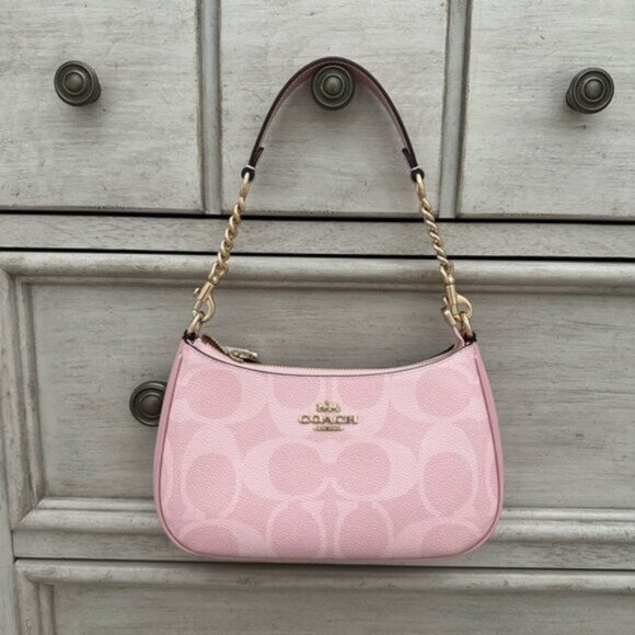 COACH Teri Shoulder Bag In Signature Canvas - Picture 2 of 6